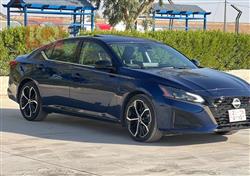 نيسان ألتيما